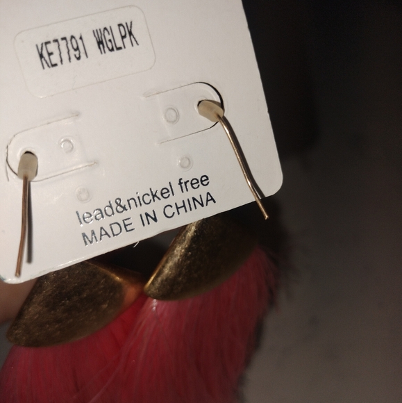 ✨ Brand New Pink Fringe Dangle Earrings ✨ Chic Boho Fair Barbie Pink Leather Fun - Picture 3 of 5